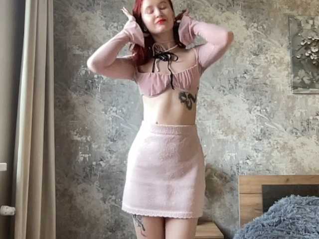 StrawberryCream live cam on BongaCams