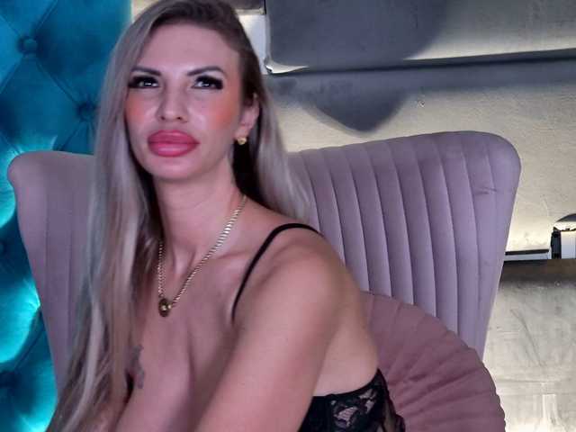EvaMorreti live cam on BongaCams