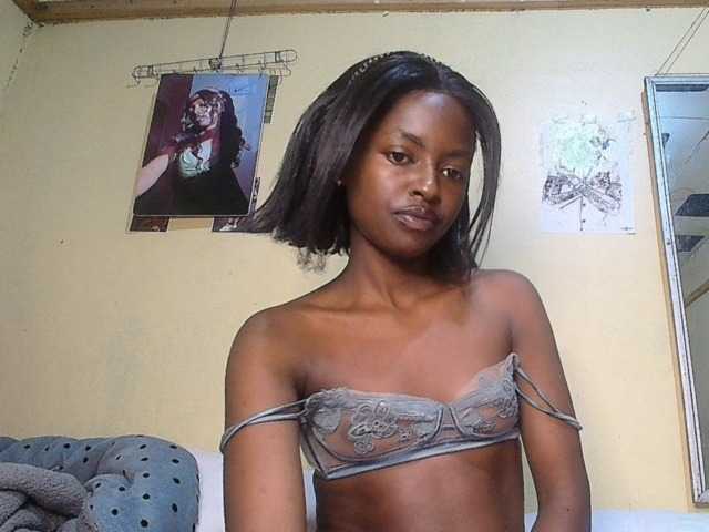 Lustyxo live cam on BongaCams