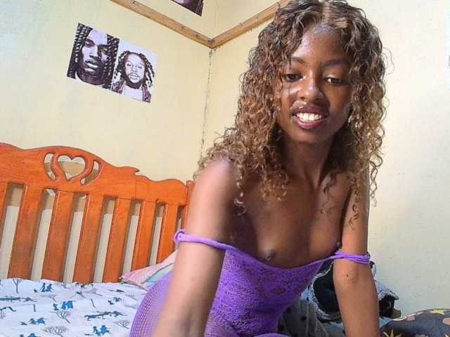 Lustyxo live cam on BongaCams