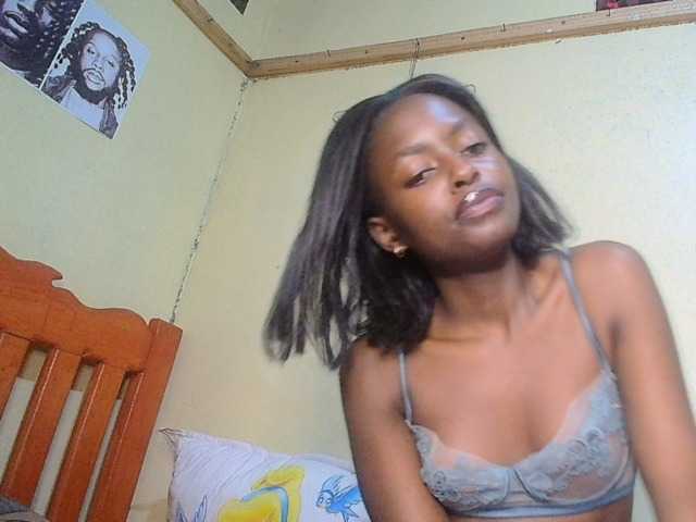 Lustyxo live cam on BongaCams