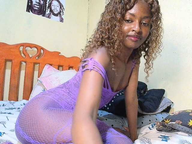 Lustyxo live cam on BongaCams