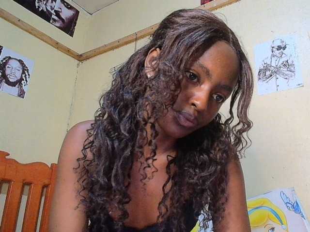 le modèle Lustyxo est en webcam porno dans un show sur le site bongacams, il possède les tags suivants: Ebony,Brunette,Trimmed