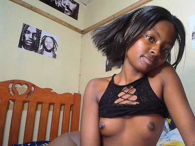Lustyxo live cam on BongaCams