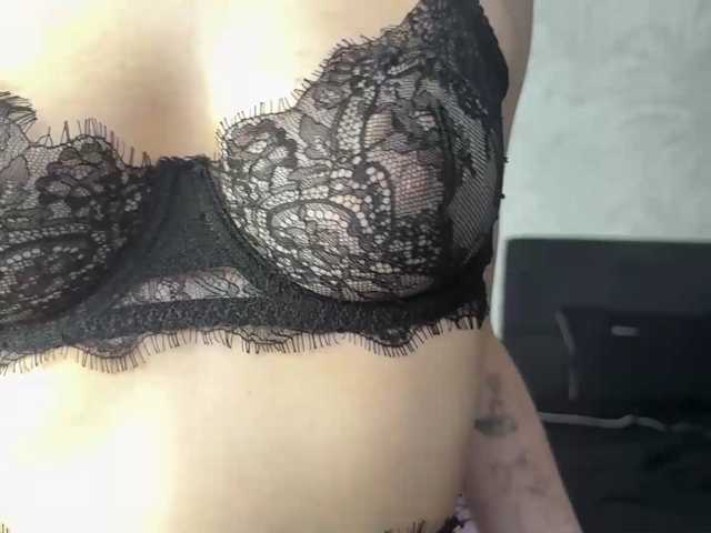 ElaneTadman live cam on BongaCams