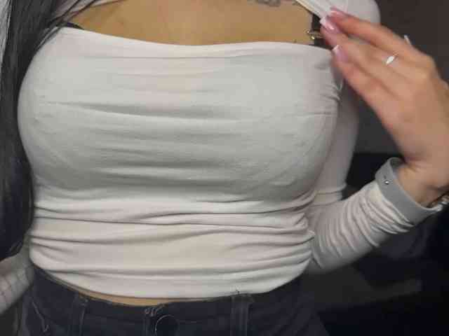 ElaneTadman webcam