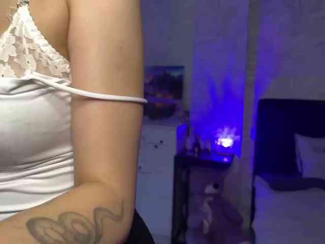 ElaneTadman webcam