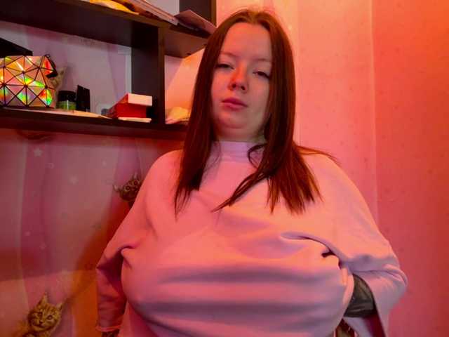 EstherChaleun live cam on BongaCams