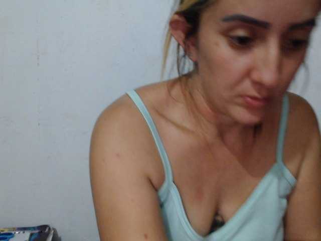 danielasquirt live cam preview