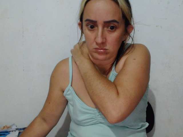 danielasquirt live cam preview