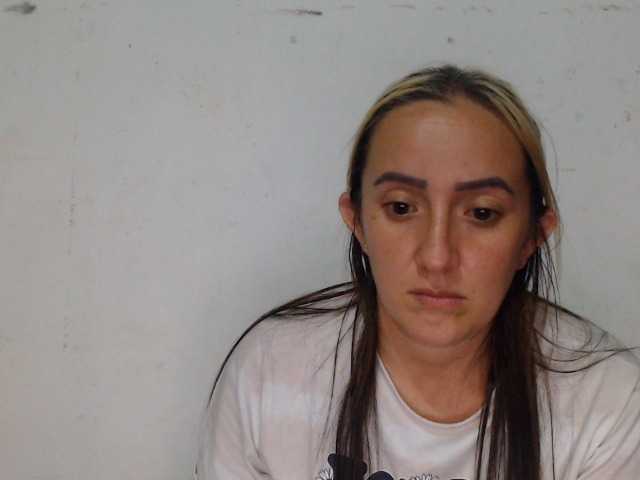 danielasquirt live cam preview