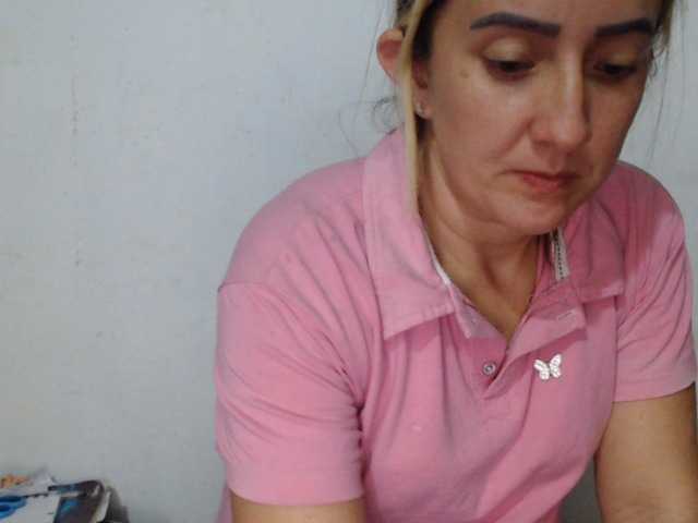 danielasquirt live cam preview