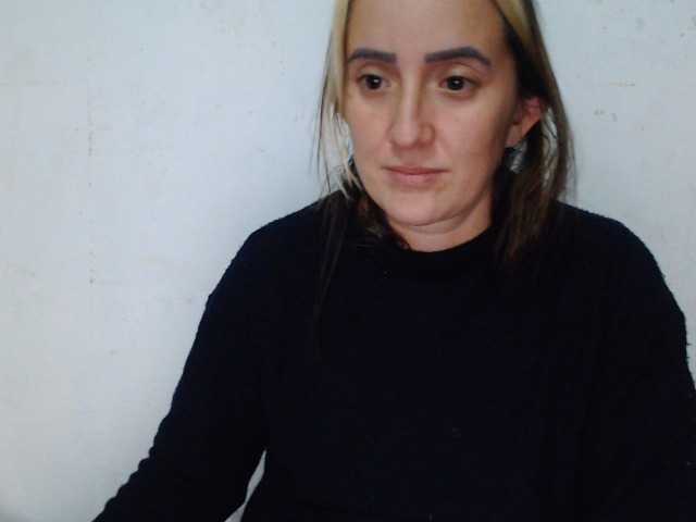 danielasquirt, live now on BongaCams