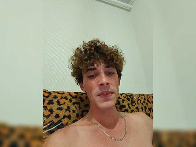 LeoMoolah live cam preview