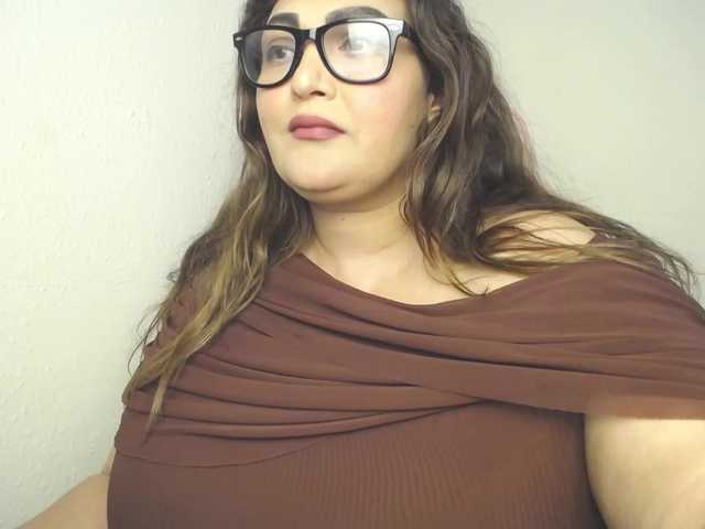 HeyMilani live cam on BongaCams