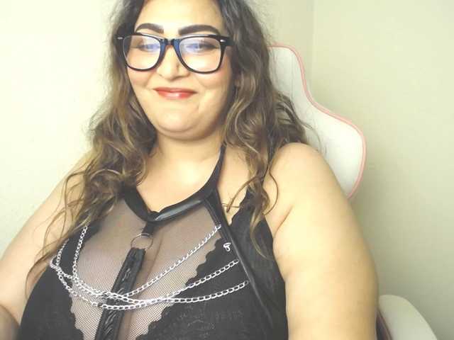 HeyMilani live cam preview