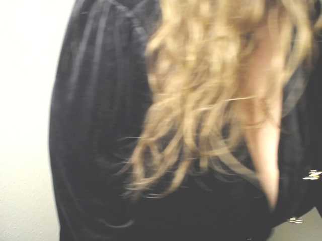HeyMilani live cam on BongaCams