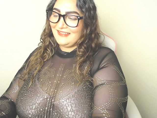 HeyMilani live cam on BongaCams