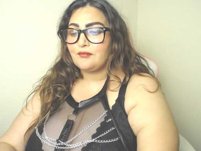 HeyMilani live cam preview