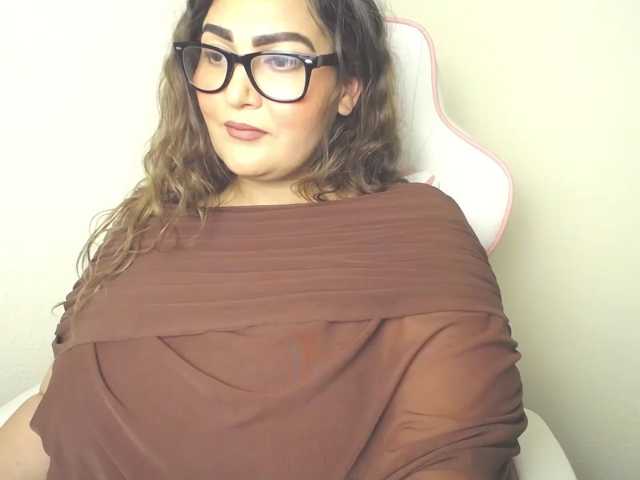 HeyMilani live cam on BongaCams
