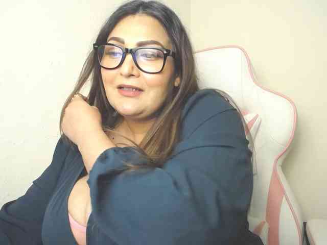 HeyMilani webcam