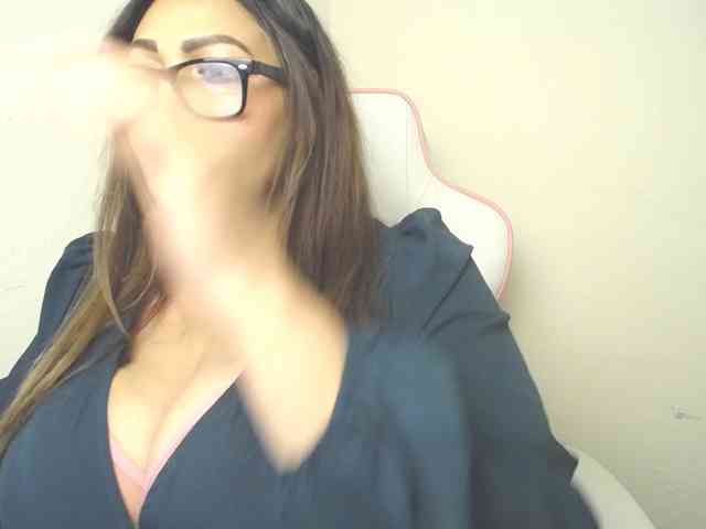 HeyMilani webcam