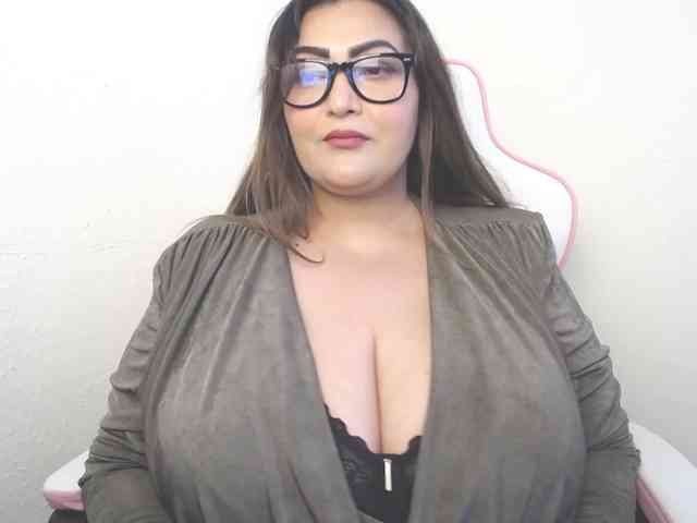 HeyMilani webcam