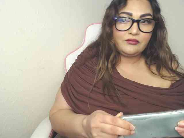 HeyMilani webcam