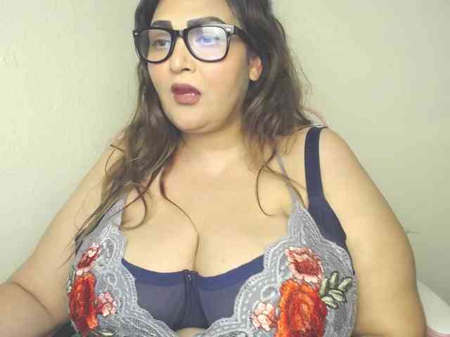 HeyMilani webcam