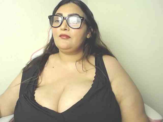 HeyMilani webcam