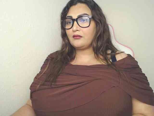 HeyMilani webcam
