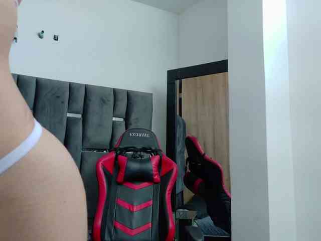 LucyBlair webcam