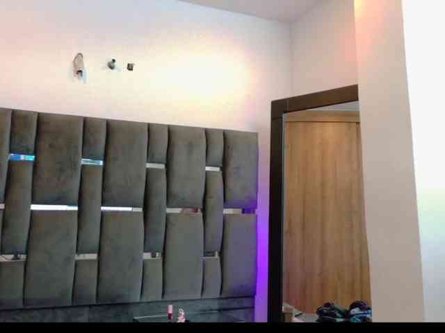 LucyBlair webcam
