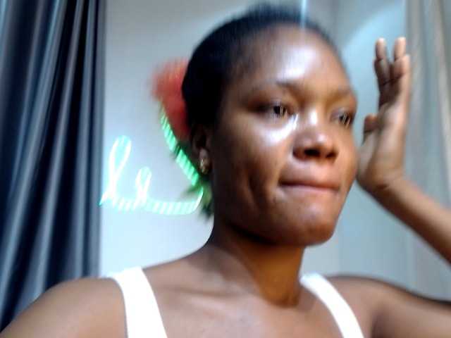 maya- live cam on BongaCams