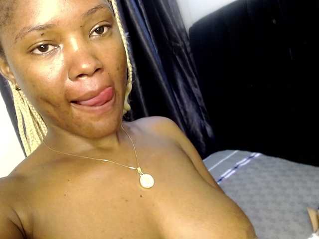 maya- live cam on BongaCams