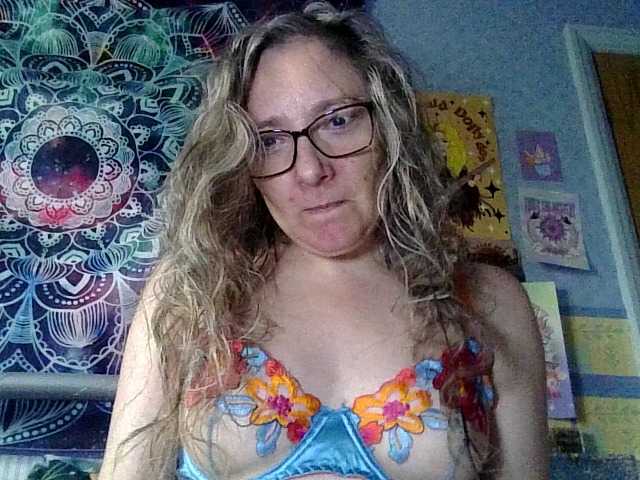 Izzylove47 webcam