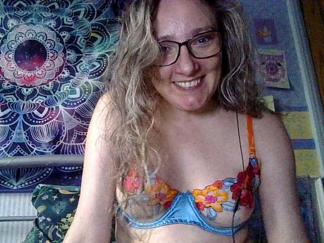 Izzylove47 webcam