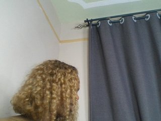Juicygirl-1's Live Webcam