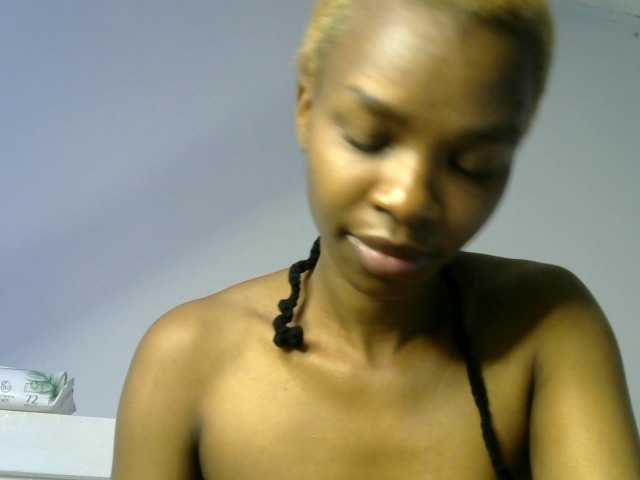 Juicygirl-1 live cam on BongaCams