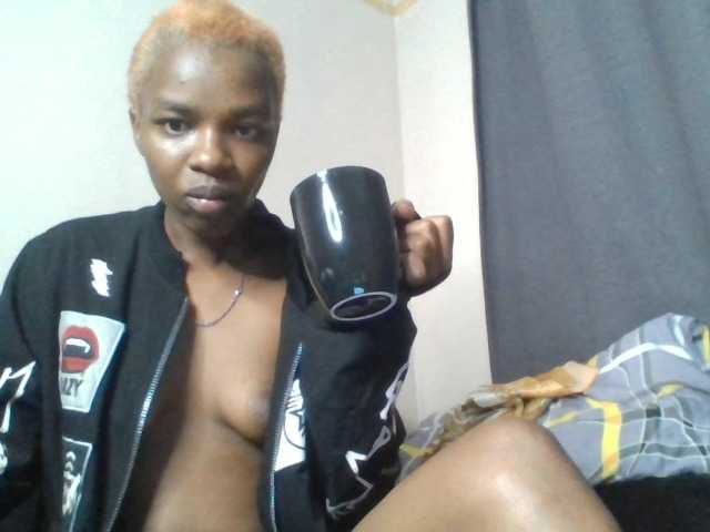 Juicygirl-1 live cam on BongaCams