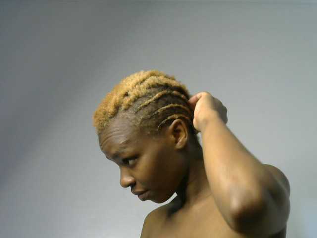 Juicygirl-1 live cam on BongaCams