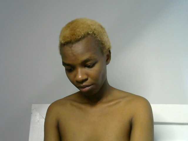 Juicygirl-1 live cam on BongaCams