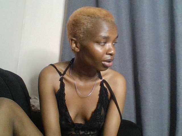 Juicygirl-1 live cam on BongaCams