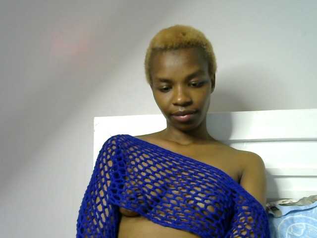 Juicygirl-1 live cam on BongaCams