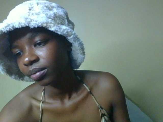 Juicygirl-1 live cam on BongaCams