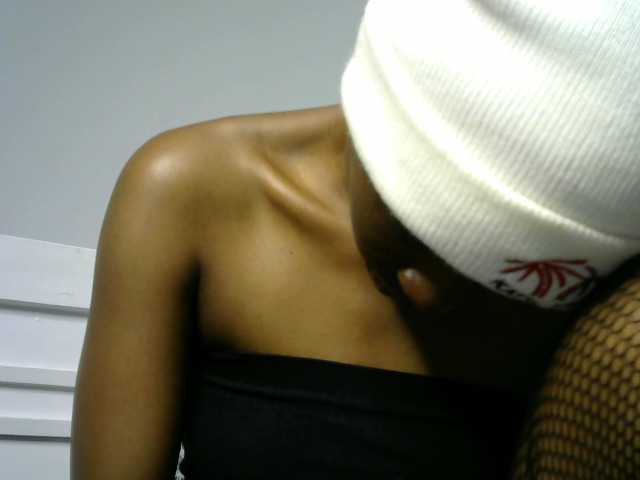 Juicygirl-1 live cam on BongaCams