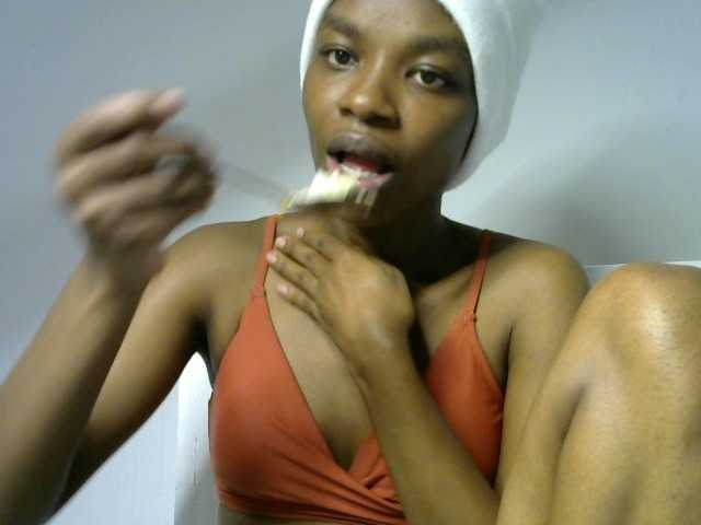 Juicygirl-1 live cam on BongaCams