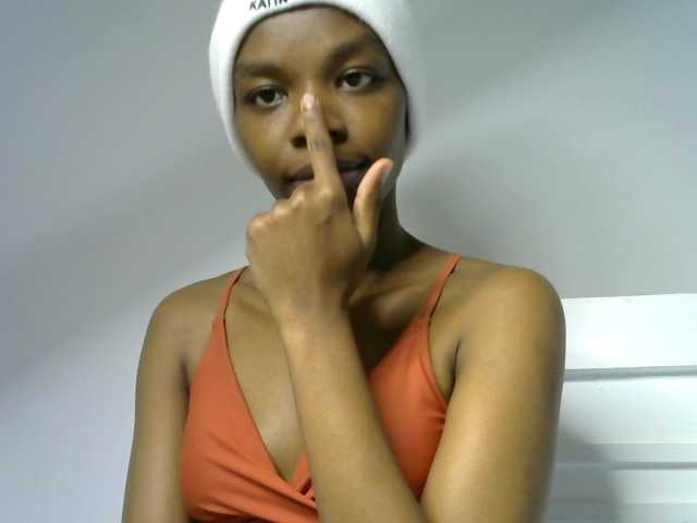 Juicygirl-1 live cam on BongaCams