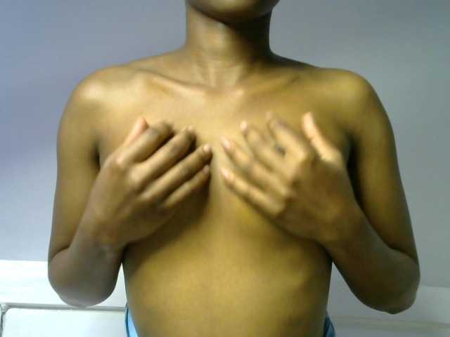 Juicygirl-1 live cam on BongaCams