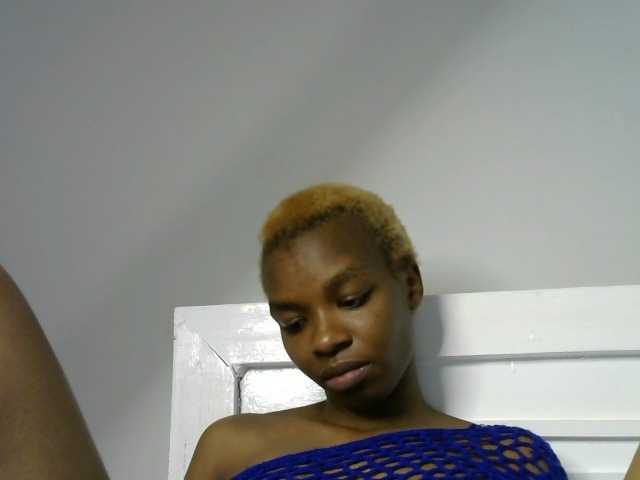 Juicygirl-1 live cam on BongaCams